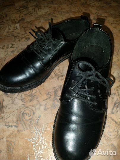 Женские вещи и обувь