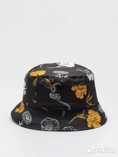 Кепки и панамы Nike