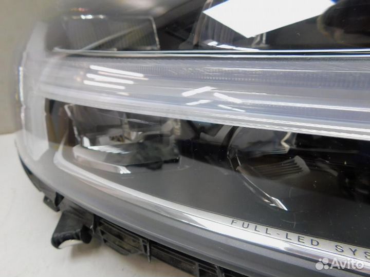 Фара правая Volvo XC60