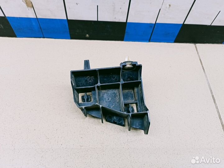 Кронштейн фонаря Land Cruiser (150) -Prado 2009