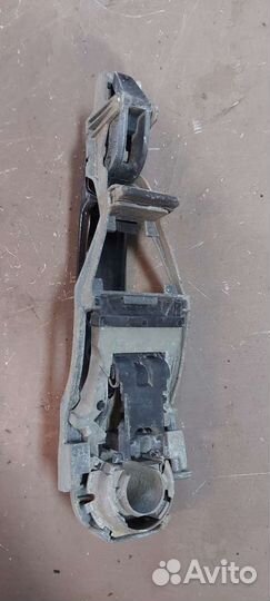 Ручка двери задняя левая на Volkswagen Passat B5