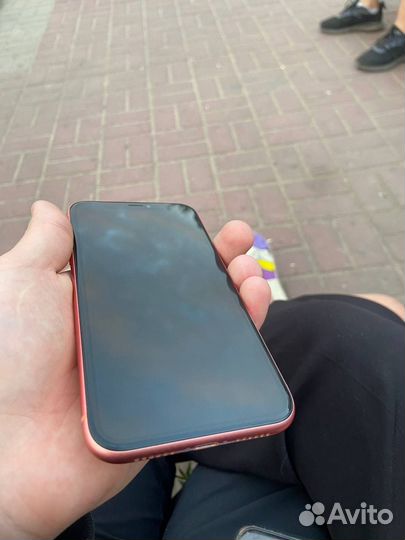Телефон iPhone XR