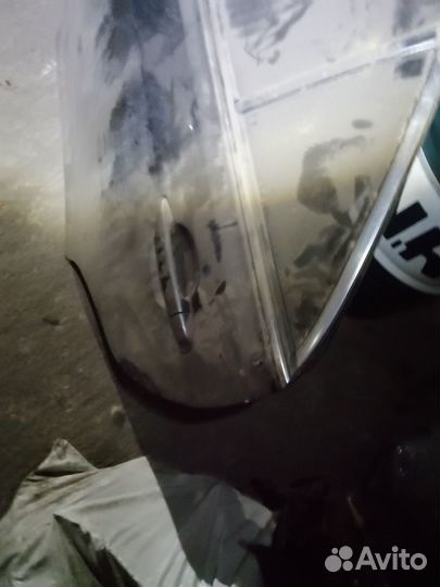 Задняя левая дверь тойота камри 40 под ремонт