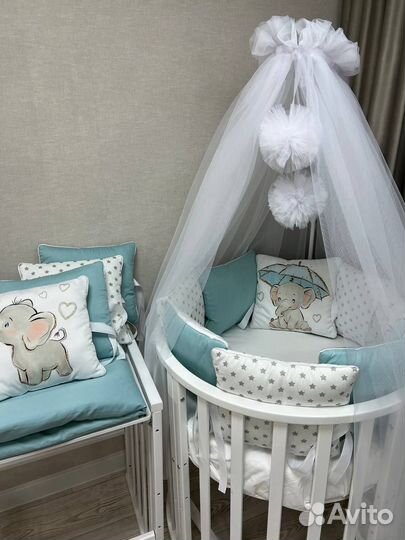 Балдахин с помпонами