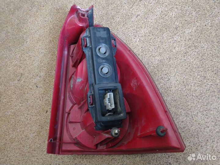 Задний фонарь Peugeot 307