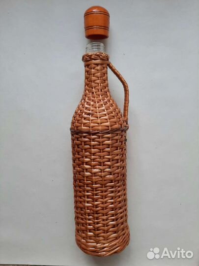 Бутылка в декоративной оплетке