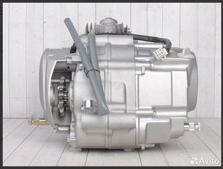 Двигатель YX125 кубов (новый) питбайк