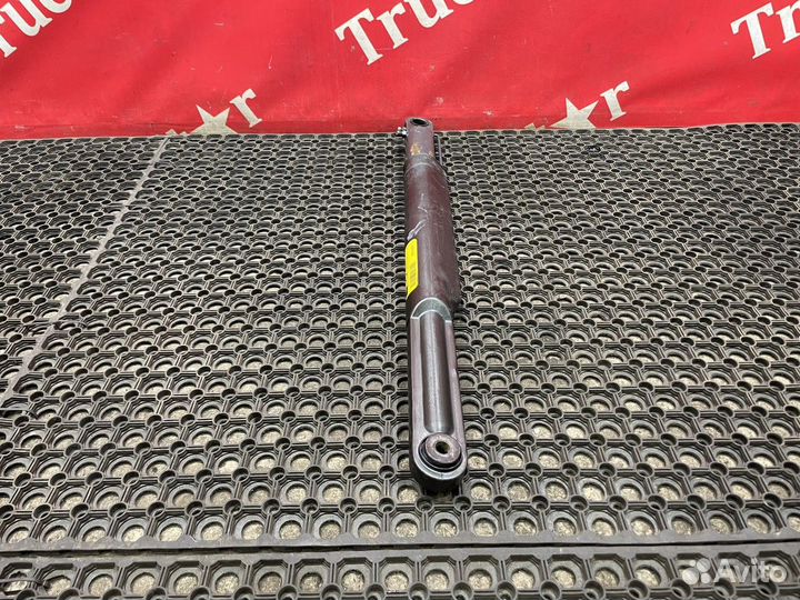 Цилиндр подъема кабины 2018г