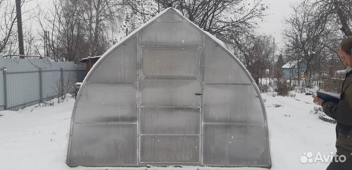 Теплицы разных форм и размеров