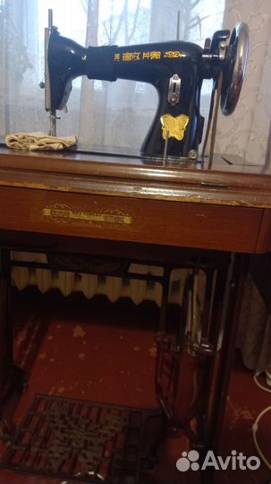 Китайская швейная машина ножная