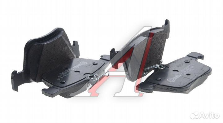 Колодки тормозные VW Golf (12) задние (4шт.) brembo