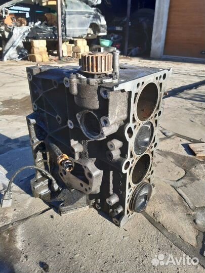 Блок цилиндров с поршнями Volkswagen Passat B6