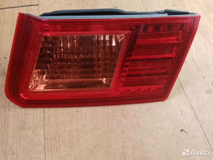 Правый внутренний фонарь Хонда Аккорд 8