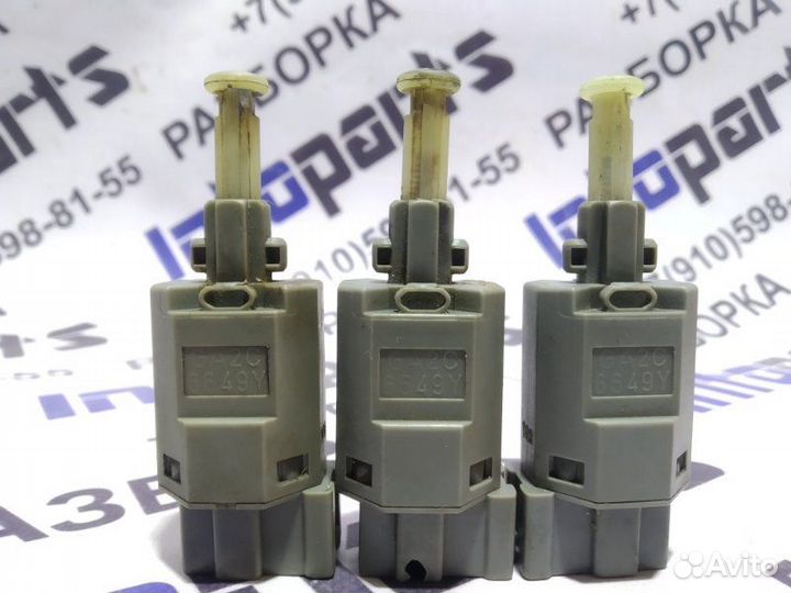 Концевик педали тормоза Mazda 626 GE 1995