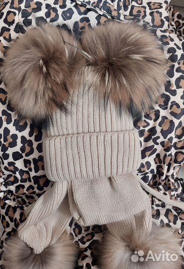 Новая шапка Чебурашка - два пумпона + шарф