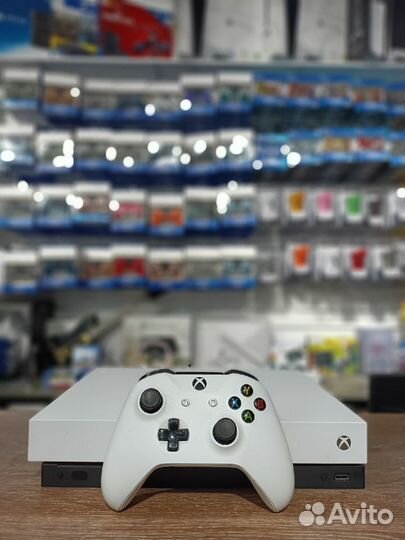 Кастомный Xbox One X White 1TB Limited