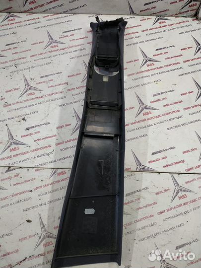 Обшивка стойки w210 Mercedes левая