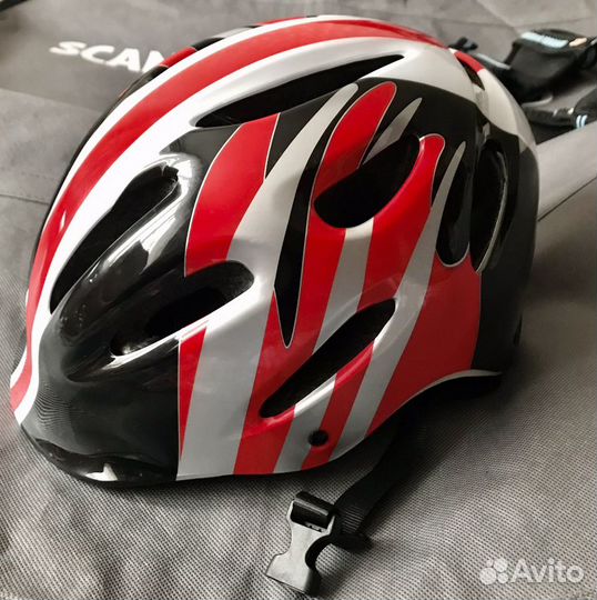 Велошлем или шлем для роликов и набор защиты