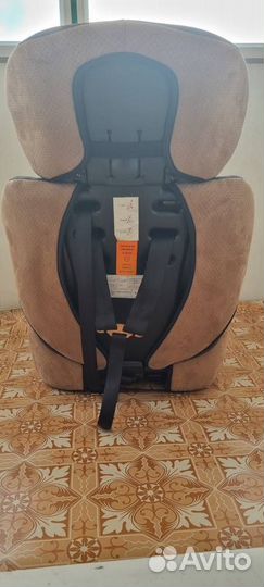 Автомобильное кресло
