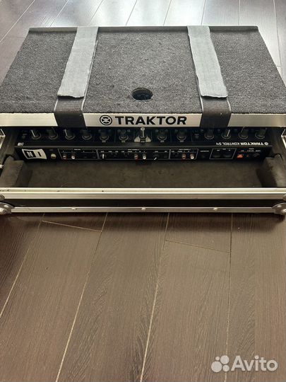 Traktor kontrol s4 mk1 с фирменным кейсом