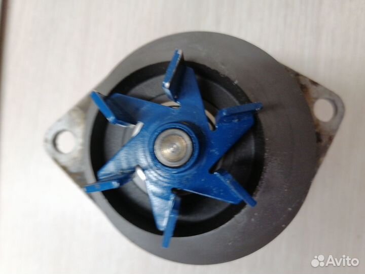 Помпа на Пежо- Ситроен 1,6. На мотор TU5JP4