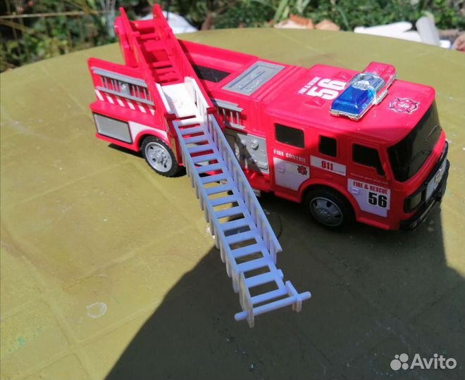 Машина пожарная на батарейках
