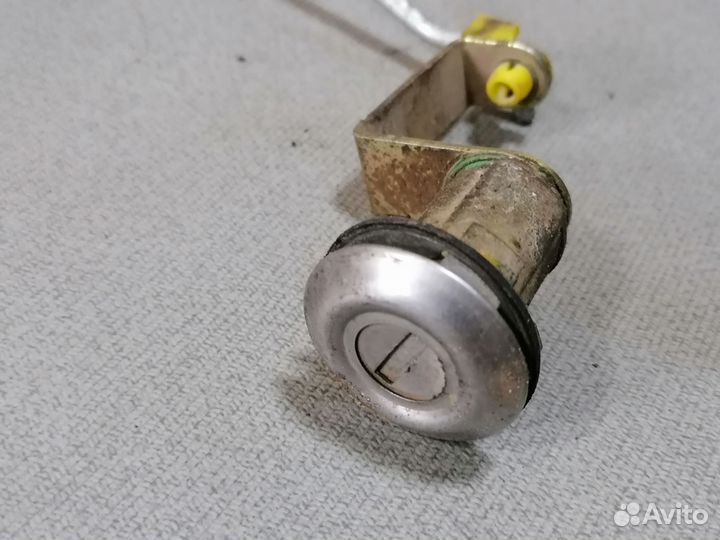 Замок багажника Mitsubishi Mirage 1986-1991