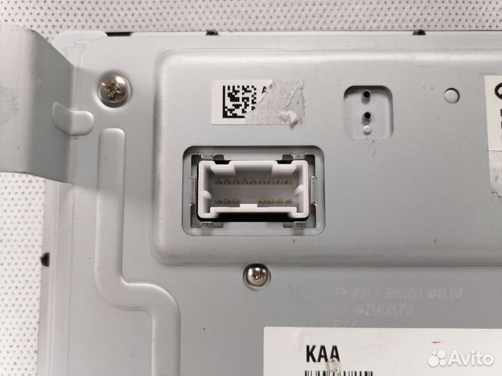 Kia Quoris KH Монитор передний в торпедо