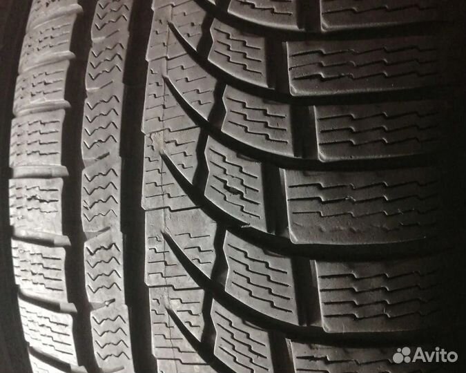 Nokian Tyres WR A4 235/50 R18