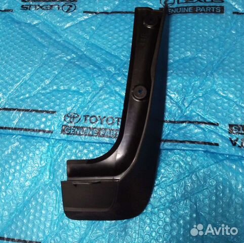 Брызговик Хайлендер 3 передний правый Оригинал