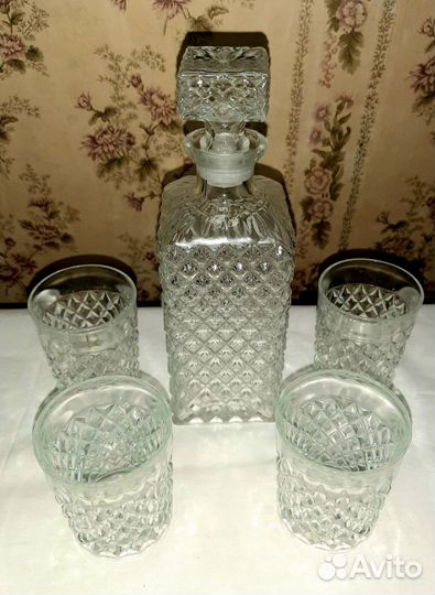 Штоф / кувшин и 4 стакана