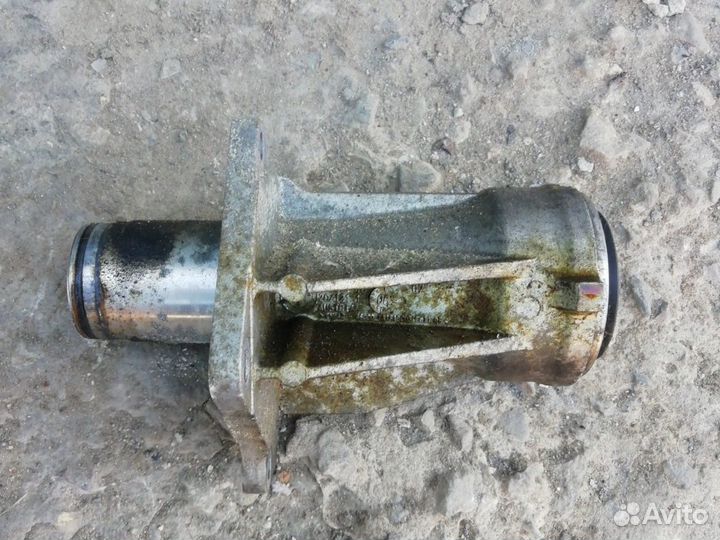 Кронштейн подвесного подшипника полуоси бмв е70 BM