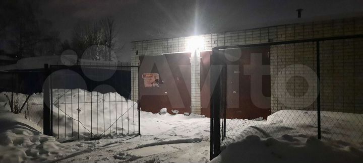 Гараж, > 30 м²