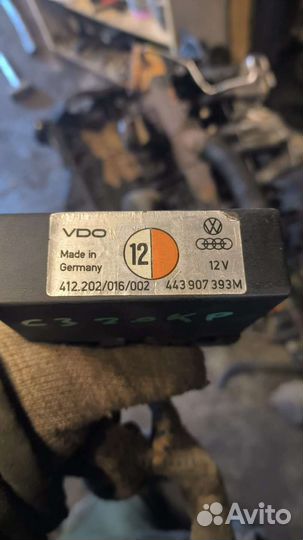 Реле холостого хода Audi 100c3 443907393M