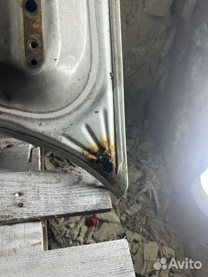 Крышка багажника toyota corolla e90