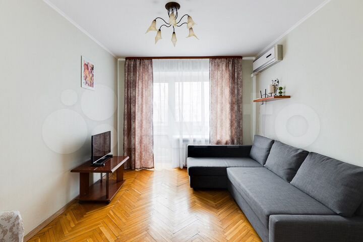 2-к. квартира, 54 м², 4/10 эт.
