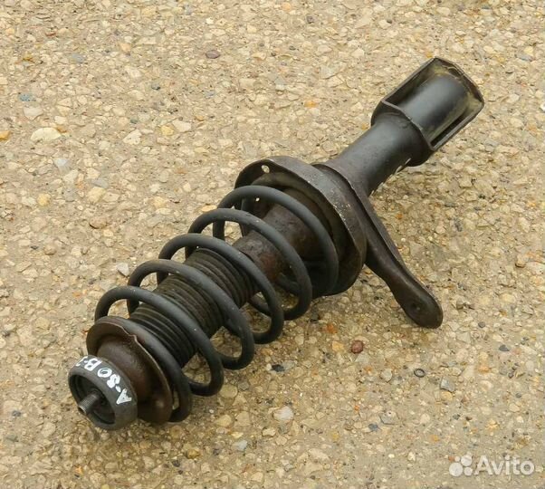 Стойка передняя правая Audi 80 B3 1.8