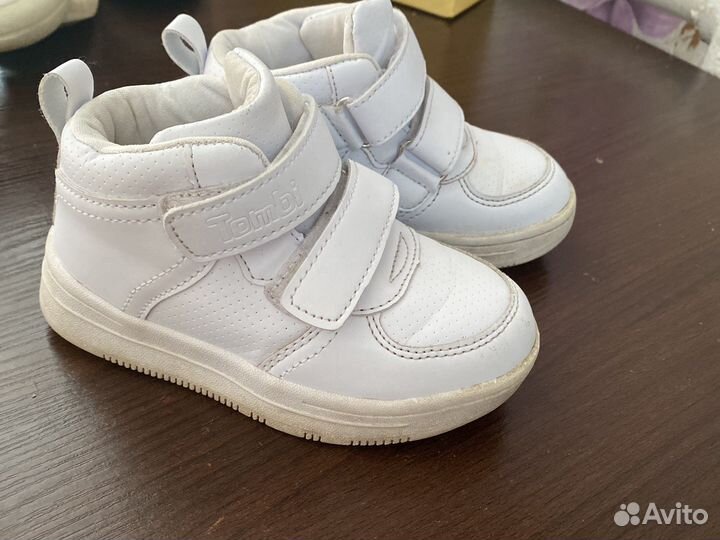 Кроссовки завышенные,томби