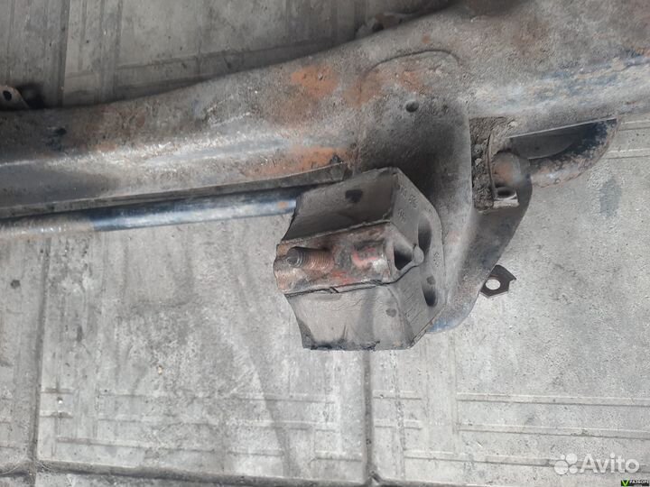 Подрамник audi 80 b3 1,8