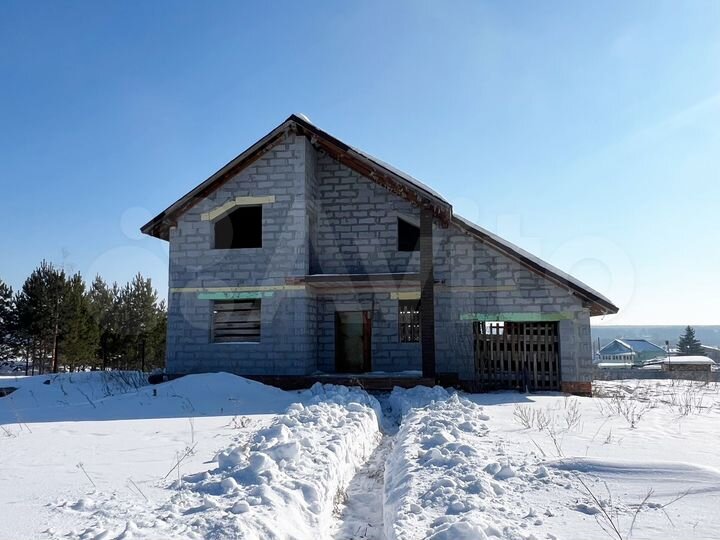 Коттедж 215 м² на участке 14 сот.