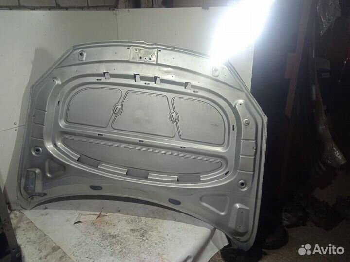 Капот Volkswagen Touareg 2 2012 7P6823031