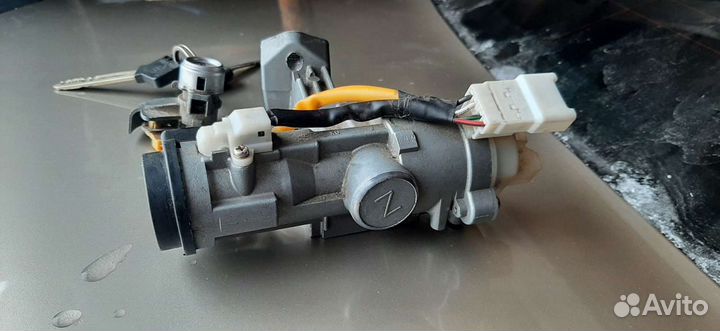 Hyundai elantra xd замок зажигания +замок дверной