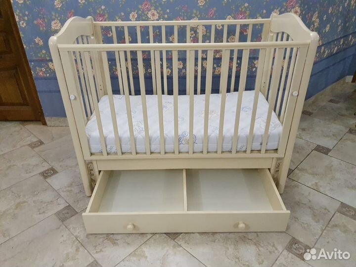 Кроватка с маятником и ящиком + ортопедический мат