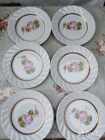 Чайная пара, тарелки, селедочницы, контейнеры