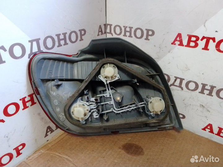 Фара задняя задняя правая Toyota Yaris