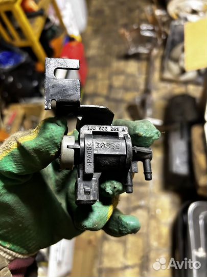 Клапан заслонки коллектора N239 2,5 tdi