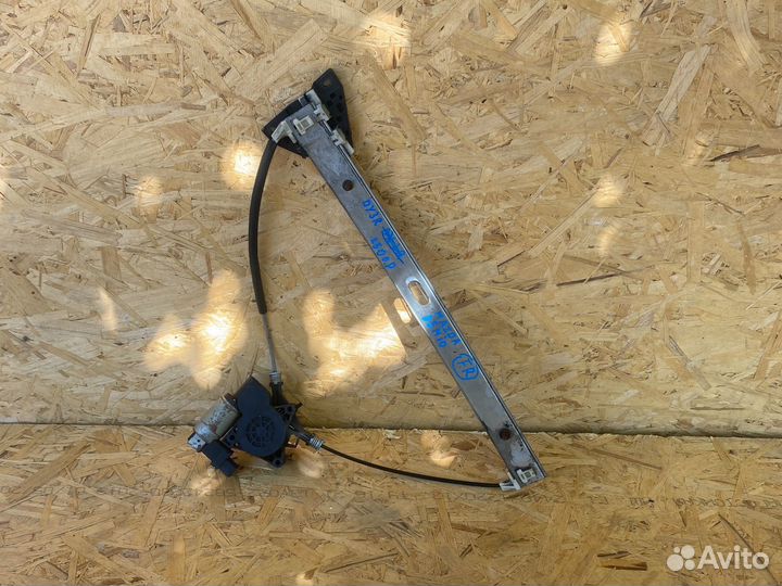 Стеклоподьемник передний правый Mazda demio DY3W