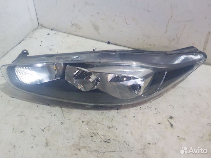 Фара левая Ford Fiesta