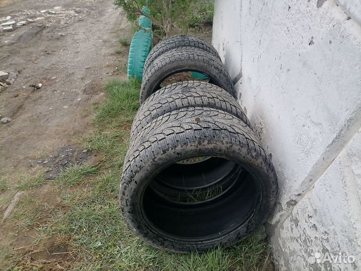 Pirelli Formula Ice 275/40 R20 и 315/35 R20