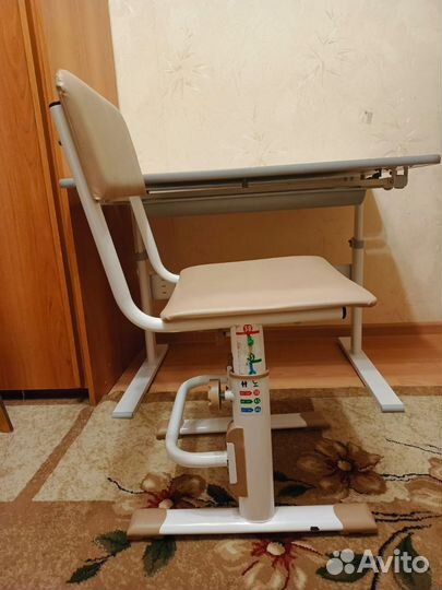 Растущая парта и стул бу